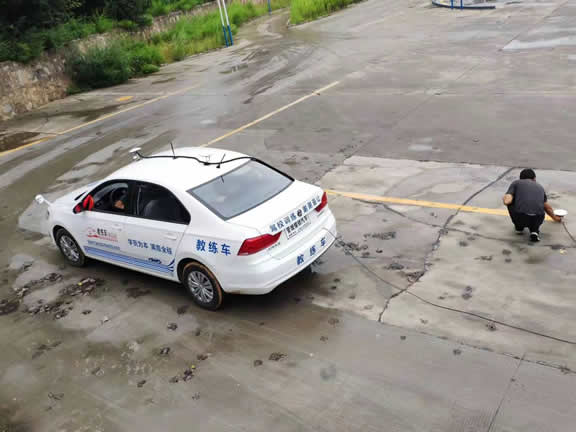 小车科目二考试模拟设备.jpg